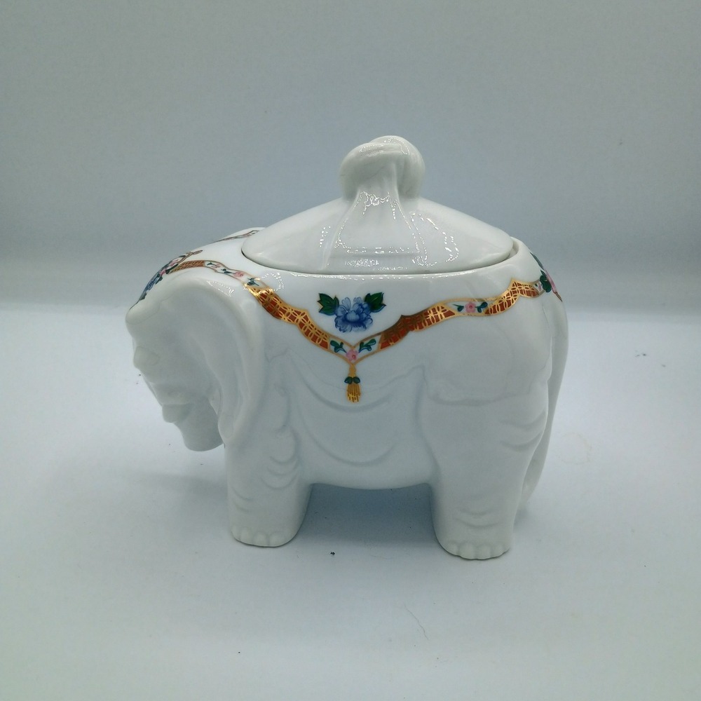 Chinoiserie White Porcelain Elephant With Lid Japan Trinket Box Elizabeth Arden - Picture 5 of 14